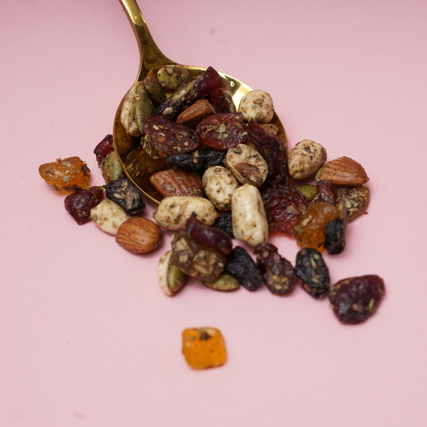 Premium Trail Mix Dryfruits, Natural and Roasted Nutty Trail Mix, Dryfruits Seeds and Berries Trail mix, Super Foods Trail Mix